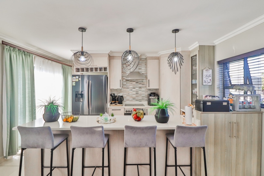 4 Bedroom Property for Sale in Island View Western Cape